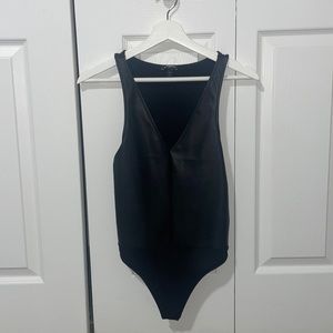 EXPRESS Body black front leather